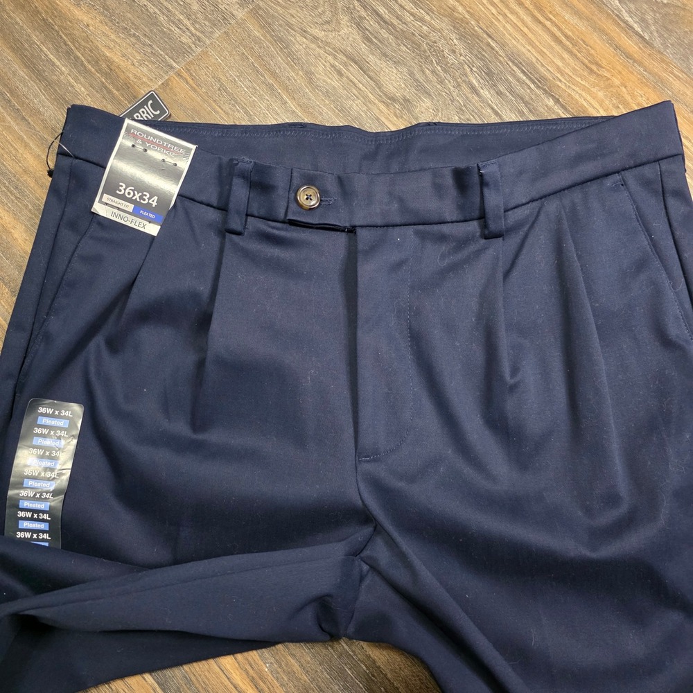 Roundtree & Yorke Inno-Flex Mens 36x34 Navy Blue Pleated Straight Fit Pants NWT - Picture 3 of 7